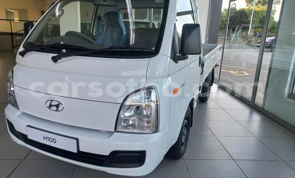 Buy Used Hyundai H1 White Car in Maseru in Maseru Buy Used Hyundai H1 White Car in Maseru in Maseru