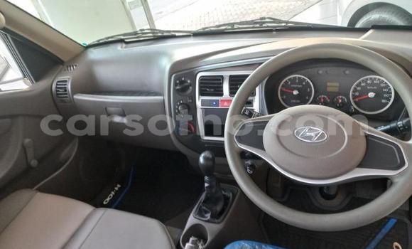 Sayi Na hannu Hyundai H1 White Mota in Maseru a Maseru Sayi Na hannu Hyundai H1 White Mota in Maseru a Maseru