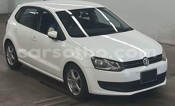 Sayi Na hannu Volkswagen Polo White Mota in Mafeteng a Mafeteng Sayi Na hannu Volkswagen Polo White Mota in Mafeteng a Mafeteng