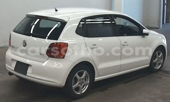 Sayi Na hannu Volkswagen Polo White Mota in Mafeteng a Mafeteng Sayi Na hannu Volkswagen Polo White Mota in Mafeteng a Mafeteng