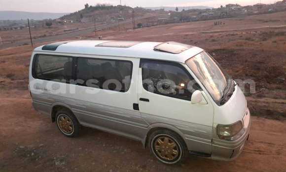 Acheter Occasion Voiture Toyota Hiace Blanc à Import - Dubai, Maseru Acheter Occasion Voiture Toyota Hiace Blanc à Import - Dubai, Maseru
