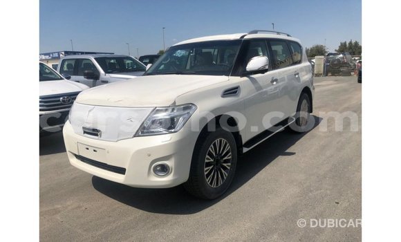 Acheter Import Voiture Nissan Patrol Blanc à Import - Dubai, Maseru Acheter Import Voiture Nissan Patrol Blanc à Import - Dubai, Maseru