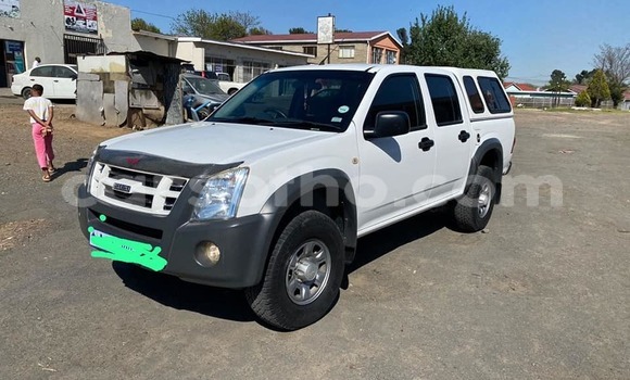 Buy Used Isuzu KB White Car in Mafeteng in Mafeteng