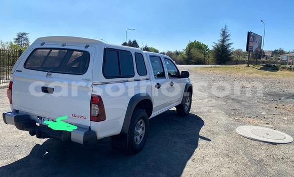 Acheter Occasion Voiture Isuzu KB Blanc à Mafeteng, Mafeteng Acheter Occasion Voiture Isuzu KB Blanc à Mafeteng, Mafeteng