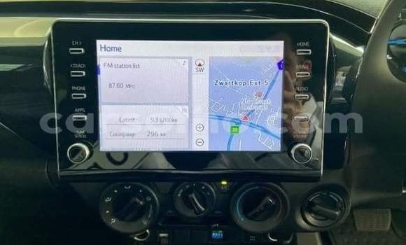 Sayi Na hannu Toyota Hilux White Mota in Maseru a Maseru Sayi Na hannu Toyota Hilux White Mota in Maseru a Maseru