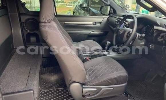Sayi Na hannu Toyota Hilux White Mota in Maseru a Maseru Sayi Na hannu Toyota Hilux White Mota in Maseru a Maseru