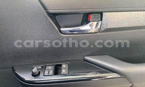Sayi Na hannu Toyota Hilux White Mota in Maseru a Maseru Sayi Na hannu Toyota Hilux White Mota in Maseru a Maseru
