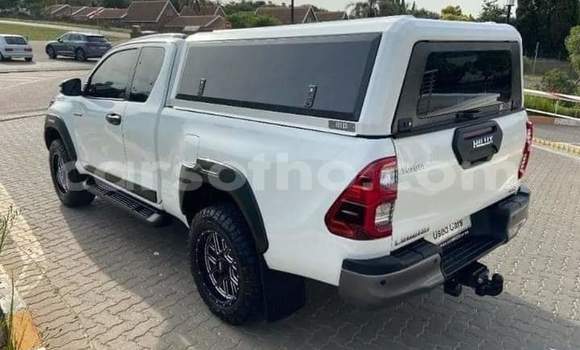 Sayi Na hannu Toyota Hilux White Mota in Maseru a Maseru Sayi Na hannu Toyota Hilux White Mota in Maseru a Maseru