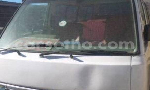 Sayi Na hannu Toyota Hiace White Mota in Maseru a Maseru Sayi Na hannu Toyota Hiace White Mota in Maseru a Maseru