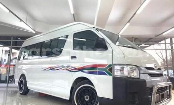 Sayi Na hannu Toyota Hiace White Mota in Maseru a Maseru Sayi Na hannu Toyota Hiace White Mota in Maseru a Maseru