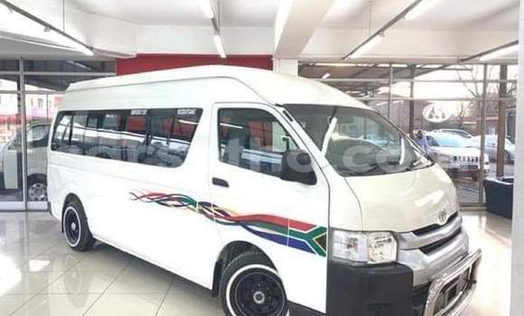 Sayi Na hannu Toyota Hiace White Mota in Maseru a Maseru Sayi Na hannu Toyota Hiace White Mota in Maseru a Maseru