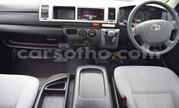 Sayi Na hannu Toyota Hiace White Mota in Maseru a Maseru Sayi Na hannu Toyota Hiace White Mota in Maseru a Maseru