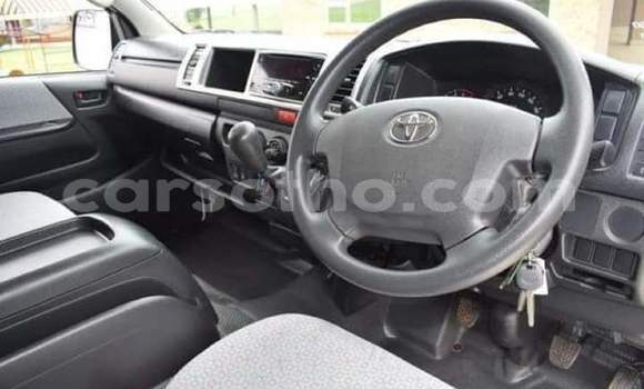 Sayi Na hannu Toyota Hiace White Mota in Maseru a Maseru Sayi Na hannu Toyota Hiace White Mota in Maseru a Maseru