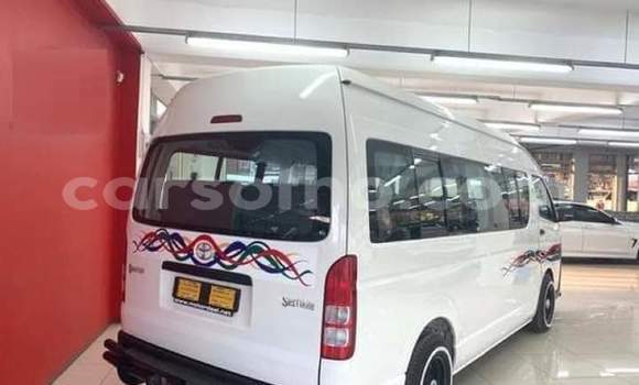 Sayi Na hannu Toyota Hiace White Mota in Maseru a Maseru Sayi Na hannu Toyota Hiace White Mota in Maseru a Maseru