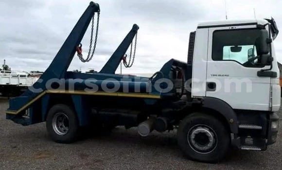 Sayi Na hannu Volvo F4 Other Babbar mota in Maseru a Maseru Sayi Na hannu Volvo F4 Other Babbar mota in Maseru a Maseru