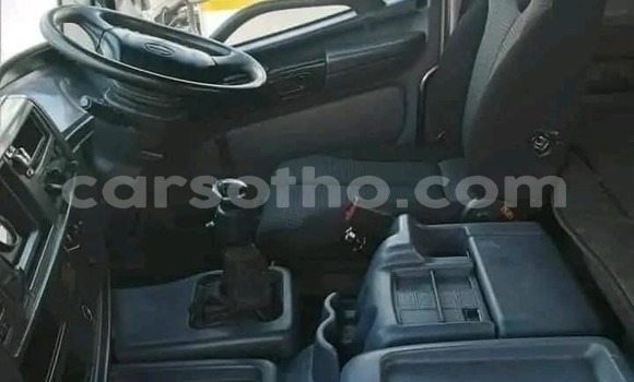 Sayi Na hannu Hino 300 Series White Babbar mota in Maseru a Maseru Sayi Na hannu Hino 300 Series White Babbar mota in Maseru a Maseru