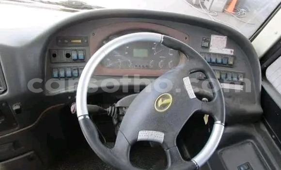 Sayi Na hannu Komatsu D31S White Babbar mota in Maseru a Maseru Sayi Na hannu Komatsu D31S White Babbar mota in Maseru a Maseru