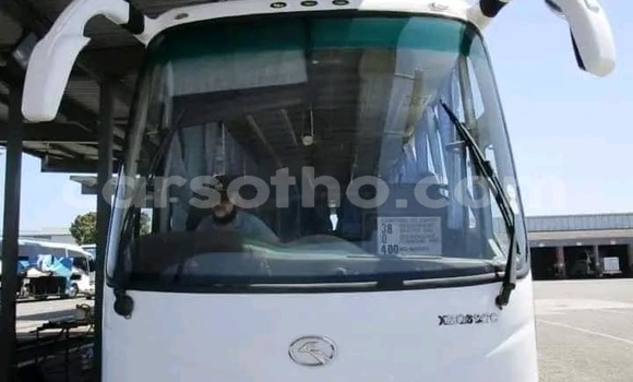 Sayi Na hannu Komatsu D31S White Babbar mota in Maseru a Maseru Sayi Na hannu Komatsu D31S White Babbar mota in Maseru a Maseru