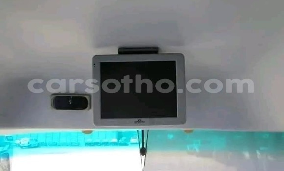 Sayi Na hannu Komatsu D31S White Babbar mota in Maseru a Maseru Sayi Na hannu Komatsu D31S White Babbar mota in Maseru a Maseru