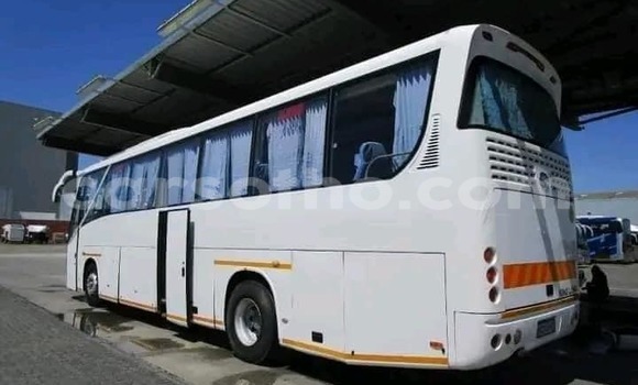 Sayi Na hannu Komatsu D31S White Babbar mota in Maseru a Maseru Sayi Na hannu Komatsu D31S White Babbar mota in Maseru a Maseru