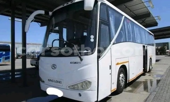 Sayi Na hannu Komatsu D31S White Babbar mota in Maseru a Maseru Sayi Na hannu Komatsu D31S White Babbar mota in Maseru a Maseru