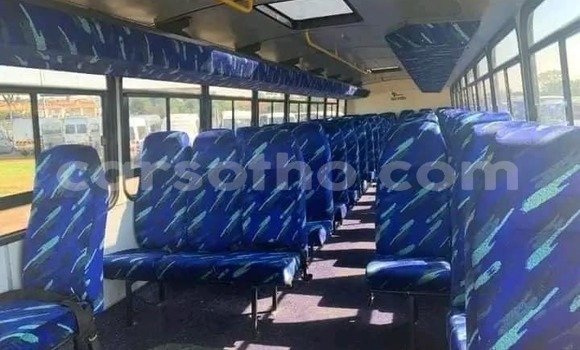 Sayi Na hannu Hino 300 Series White Babbar mota in Maseru a Maseru Sayi Na hannu Hino 300 Series White Babbar mota in Maseru a Maseru