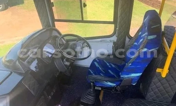 Sayi Na hannu Hino 300 Series White Babbar mota in Maseru a Maseru Sayi Na hannu Hino 300 Series White Babbar mota in Maseru a Maseru