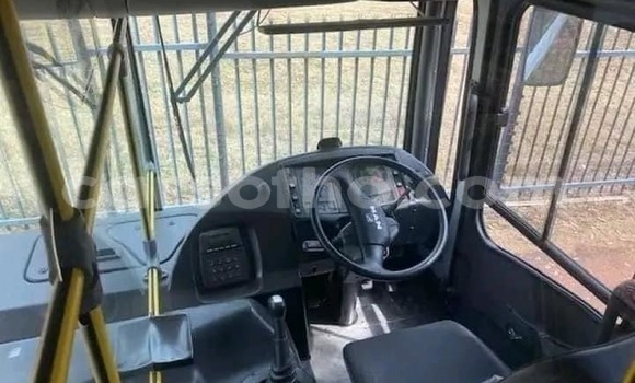 Sayi Na hannu Mercedes‒Benz Truck White Babbar mota in Maseru a Maseru Sayi Na hannu Mercedes‒Benz Truck White Babbar mota in Maseru a Maseru