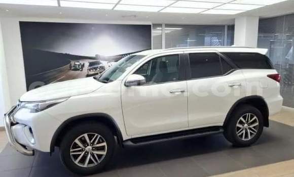 اشتري مستعمل Toyota Hilux White سيارة في Maseru في Maseru اشتري مستعمل Toyota Hilux White سيارة في Maseru في Maseru