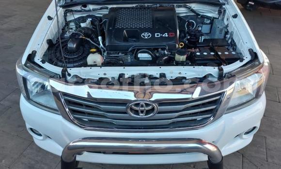 اشتري مستعمل Toyota Hilux White سيارة في Maseru في Maseru اشتري مستعمل Toyota Hilux White سيارة في Maseru في Maseru