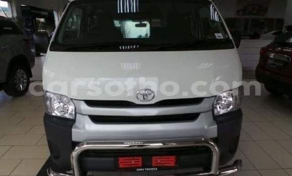Sayi Na hannu Toyota Hiace White Mota in Maseru a Maseru Sayi Na hannu Toyota Hiace White Mota in Maseru a Maseru