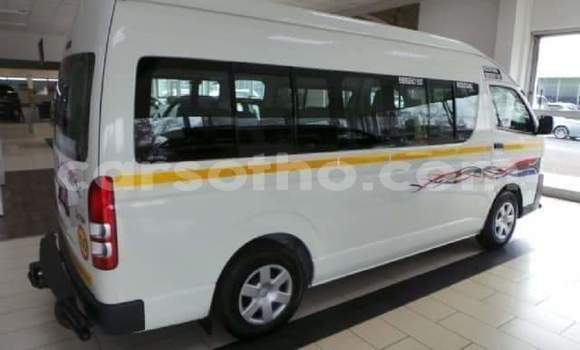 Sayi Na hannu Toyota Hiace White Mota in Maseru a Maseru Sayi Na hannu Toyota Hiace White Mota in Maseru a Maseru