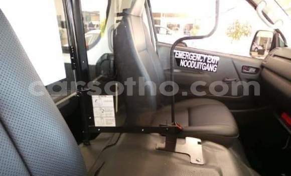 Sayi Na hannu Toyota Hiace White Mota in Maseru a Maseru Sayi Na hannu Toyota Hiace White Mota in Maseru a Maseru