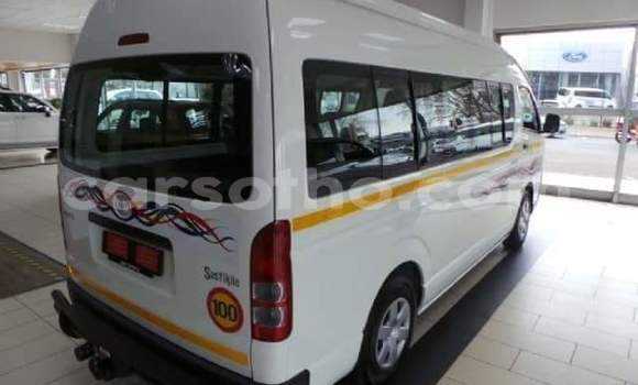 Sayi Na hannu Toyota Hiace White Mota in Maseru a Maseru Sayi Na hannu Toyota Hiace White Mota in Maseru a Maseru