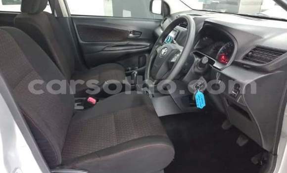 Sayi Na hannu Toyota Avanza Silver Mota in Maseru a Maseru Sayi Na hannu Toyota Avanza Silver Mota in Maseru a Maseru