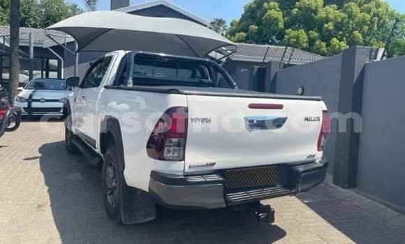 Sayi Imported Toyota Hilux White Mota in Maseru a Maseru Sayi Imported Toyota Hilux White Mota in Maseru a Maseru