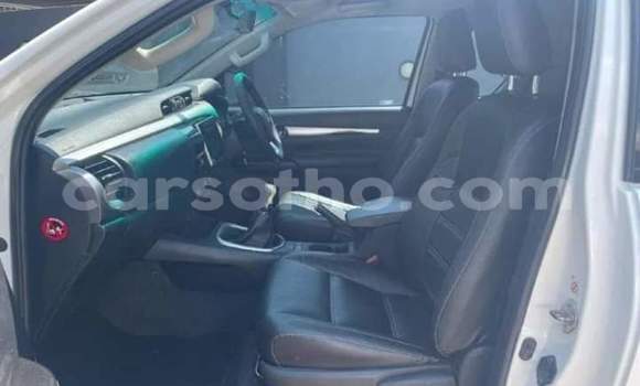 Sayi Imported Toyota Hilux White Mota in Maseru a Maseru Sayi Imported Toyota Hilux White Mota in Maseru a Maseru