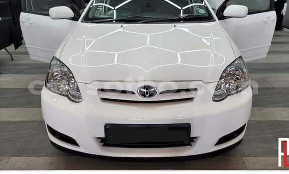اشتري مستعمل Toyota Runx White سيارة في Maseru في Maseru