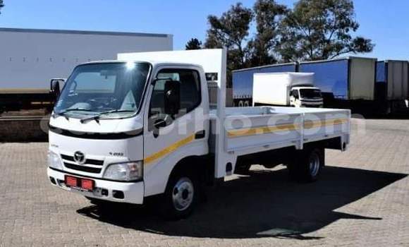 Acheter Occasion Utilitaire Toyota Dyna Blanc à Maseru, Maseru Acheter Occasion Utilitaire Toyota Dyna Blanc à Maseru, Maseru