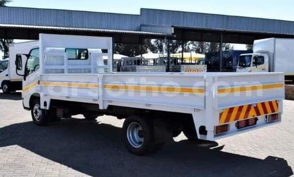 Acheter Occasion Utilitaire Toyota Dyna Blanc à Maseru, Maseru Acheter Occasion Utilitaire Toyota Dyna Blanc à Maseru, Maseru