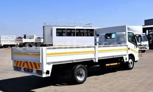 Acheter Occasion Utilitaire Toyota Dyna Blanc à Maseru, Maseru Acheter Occasion Utilitaire Toyota Dyna Blanc à Maseru, Maseru