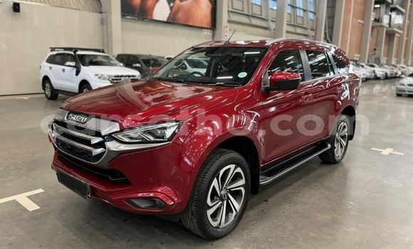 اشتري مستعمل Isuzu MU-X Red سيارة في Maseru في Maseru