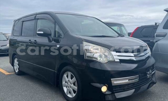 Sayi Na hannu Toyota Noah Black Mota in Maputsoe a Leribe