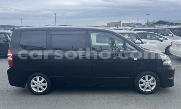 Sayi Na hannu Toyota Noah Black Mota in Maputsoe a Leribe Sayi Na hannu Toyota Noah Black Mota in Maputsoe a Leribe