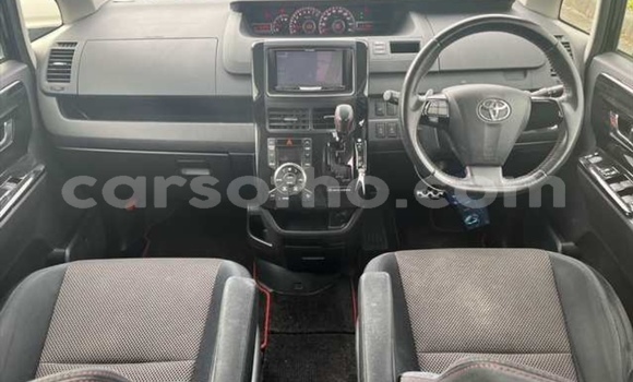 Sayi Na hannu Toyota Noah Black Mota in Maputsoe a Leribe Sayi Na hannu Toyota Noah Black Mota in Maputsoe a Leribe