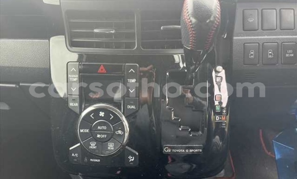 Sayi Na hannu Toyota Noah Black Mota in Maputsoe a Leribe Sayi Na hannu Toyota Noah Black Mota in Maputsoe a Leribe