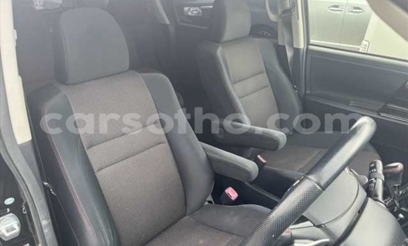 Sayi Na hannu Toyota Noah Black Mota in Maputsoe a Leribe Sayi Na hannu Toyota Noah Black Mota in Maputsoe a Leribe