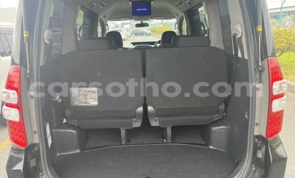 Sayi Na hannu Toyota Noah Black Mota in Maputsoe a Leribe Sayi Na hannu Toyota Noah Black Mota in Maputsoe a Leribe