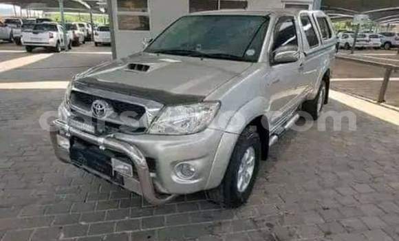 Sayi Na hannu Toyota Hilux Silver Mota in Maseru a Maseru Sayi Na hannu Toyota Hilux Silver Mota in Maseru a Maseru