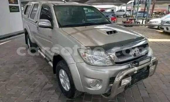 Sayi Na hannu Toyota Hilux Silver Mota in Maseru a Maseru Sayi Na hannu Toyota Hilux Silver Mota in Maseru a Maseru